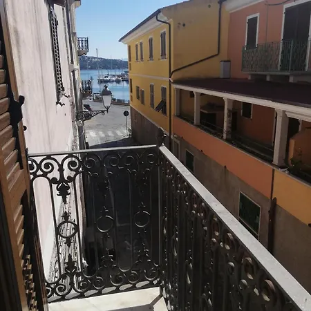 Apartment Nel Cuore Della Citta La Maddalena (Sassari)